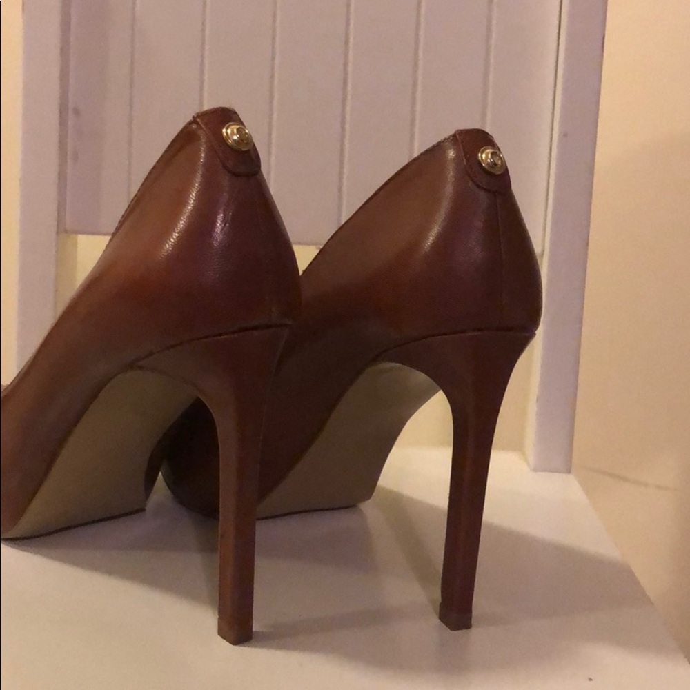 Guess Heels - Picture 2 of 2